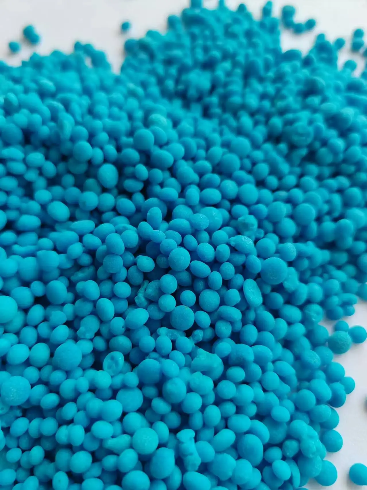 Compound fertilizer used for base fertilizer and top dressing