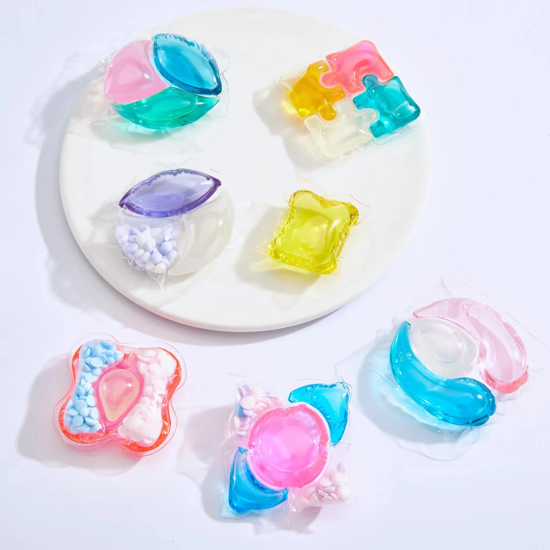 New design Liquid Laundry  beads fragrance  detergent pods washing capsules Super cleaning power