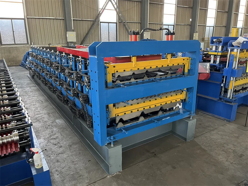 Three-layer tile roofing sheet making machine/corrugated iron sheet making machines/maquina de calaminas