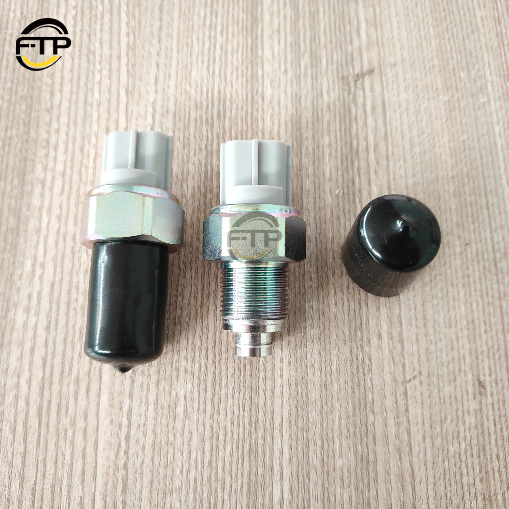 Hot Sale PC400 PC400-8 Excavator SA6D140 SAA6D125 Engine Spare Parts Common Rail Fuel Pressure Sensor 499000-4441 ND499000-4441