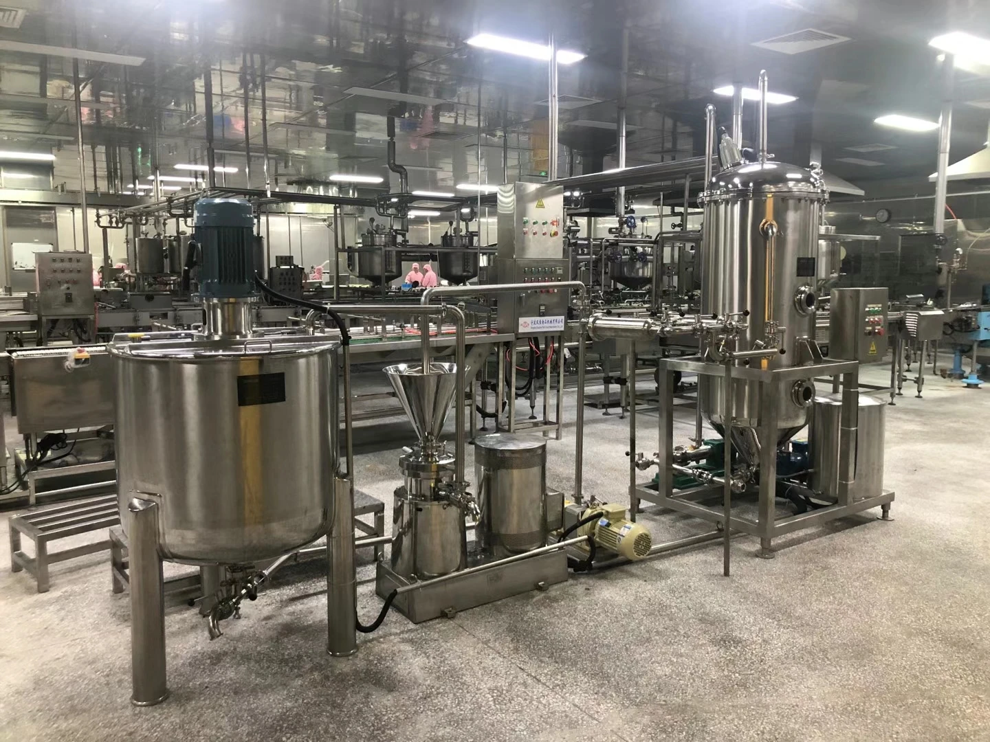 Stainless steel cosmetic cream and Lotions homogeneous emulsion mixing tank with agitator blender