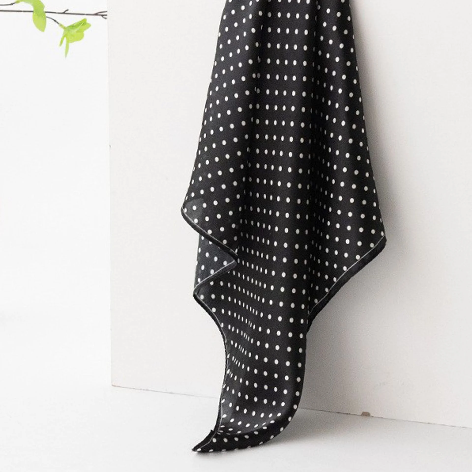 2024 Summer High-End Jacquard Silk Scarf Versatile Polka Dot Printed Gauze Shawl Dual Use Square Sun Protection for Adults