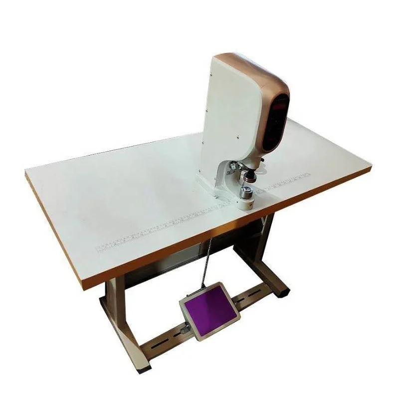 
KN95 mask breathing valve punching machine 