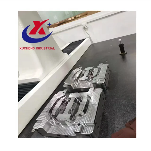 China plastic injection molding service supplier with tooling shop