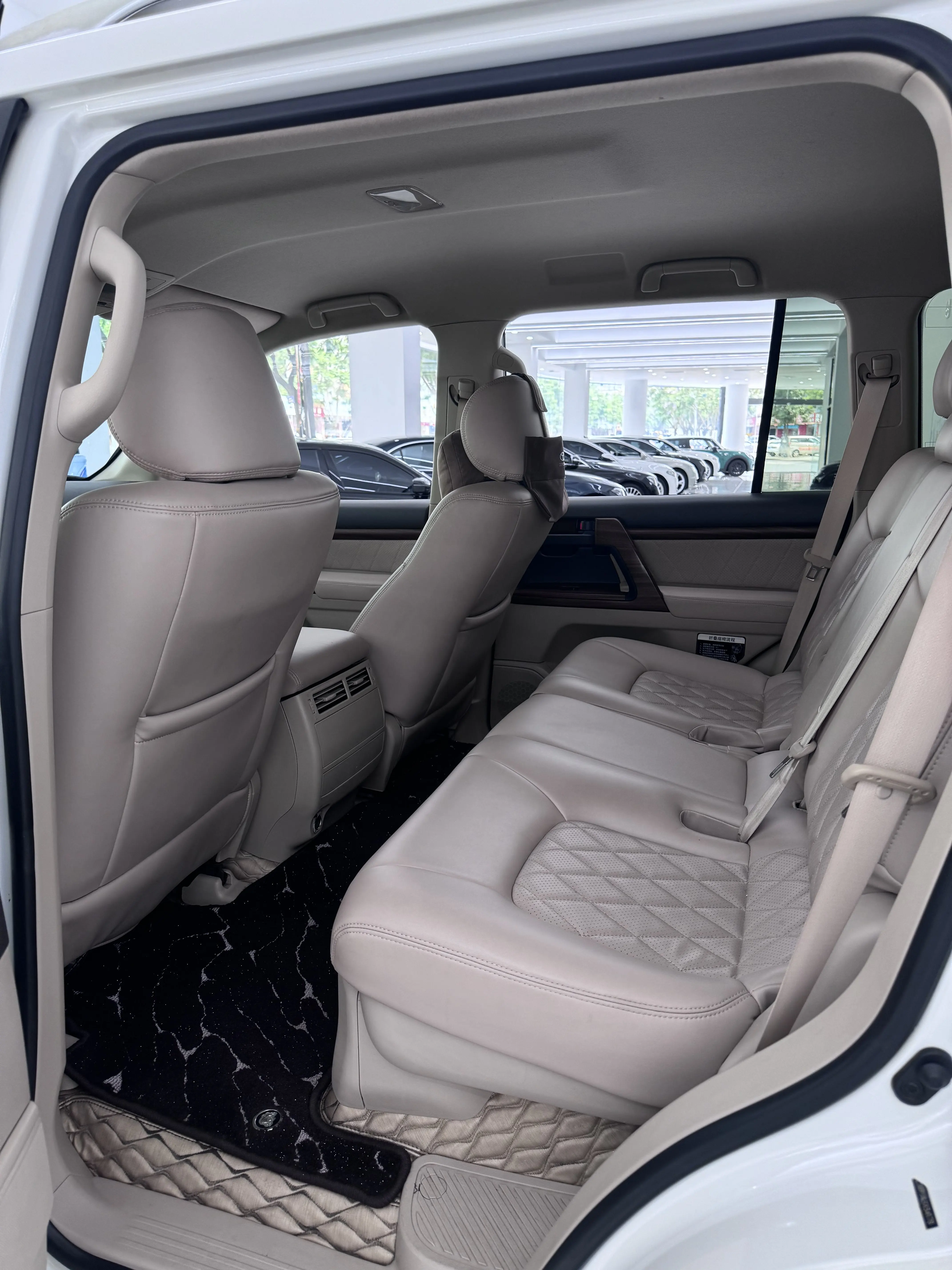 Toyota Land Kuluze (ИМПОРТНАЯ) 2017 модель 4000 Ближневосточное издание Подержанный автомобиль