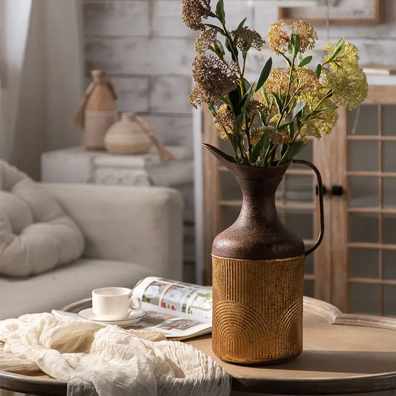 Essent French Rustic Farmhouse Flower Vases Decor Distressed Table Flower Vase For Home Decor Luxury Metal Vases