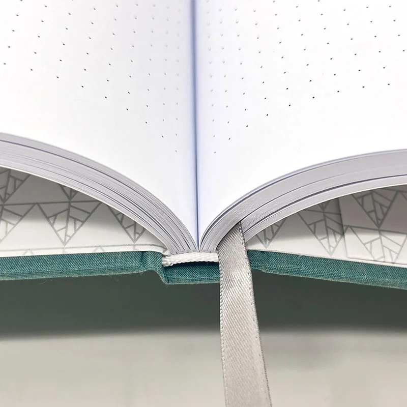 Custom Linen Hard Cover Book Publishing Special Binding Hardcover Cloth Book Offset Printing With Belly Band