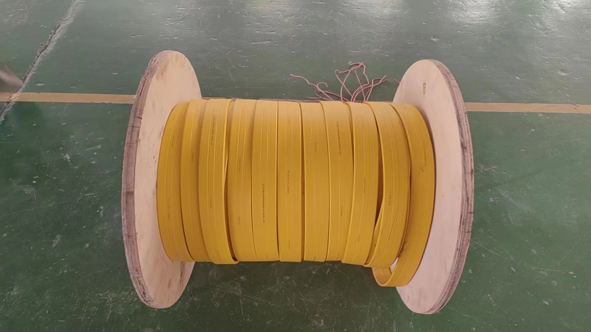 UTP Cat6e for elevator lift traveling flat cat6 cable CCTV cable for ip camera