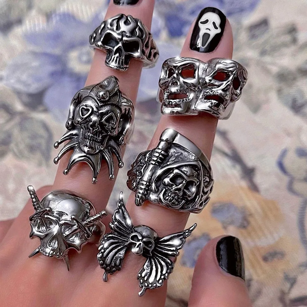 Wholesale new creative dark retro style rabbit butterfly ring fashion hip hop clown death men rings