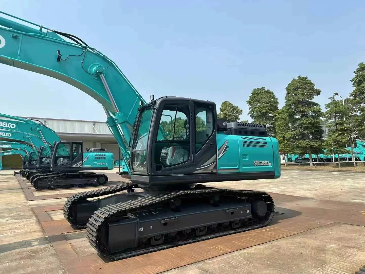 Хорошо продаются новые японские Гусеничные экскаваторы SK260LC-10 Kobelco (Евро 5) и SK260LC-8 4) с основными компонентами двигателя