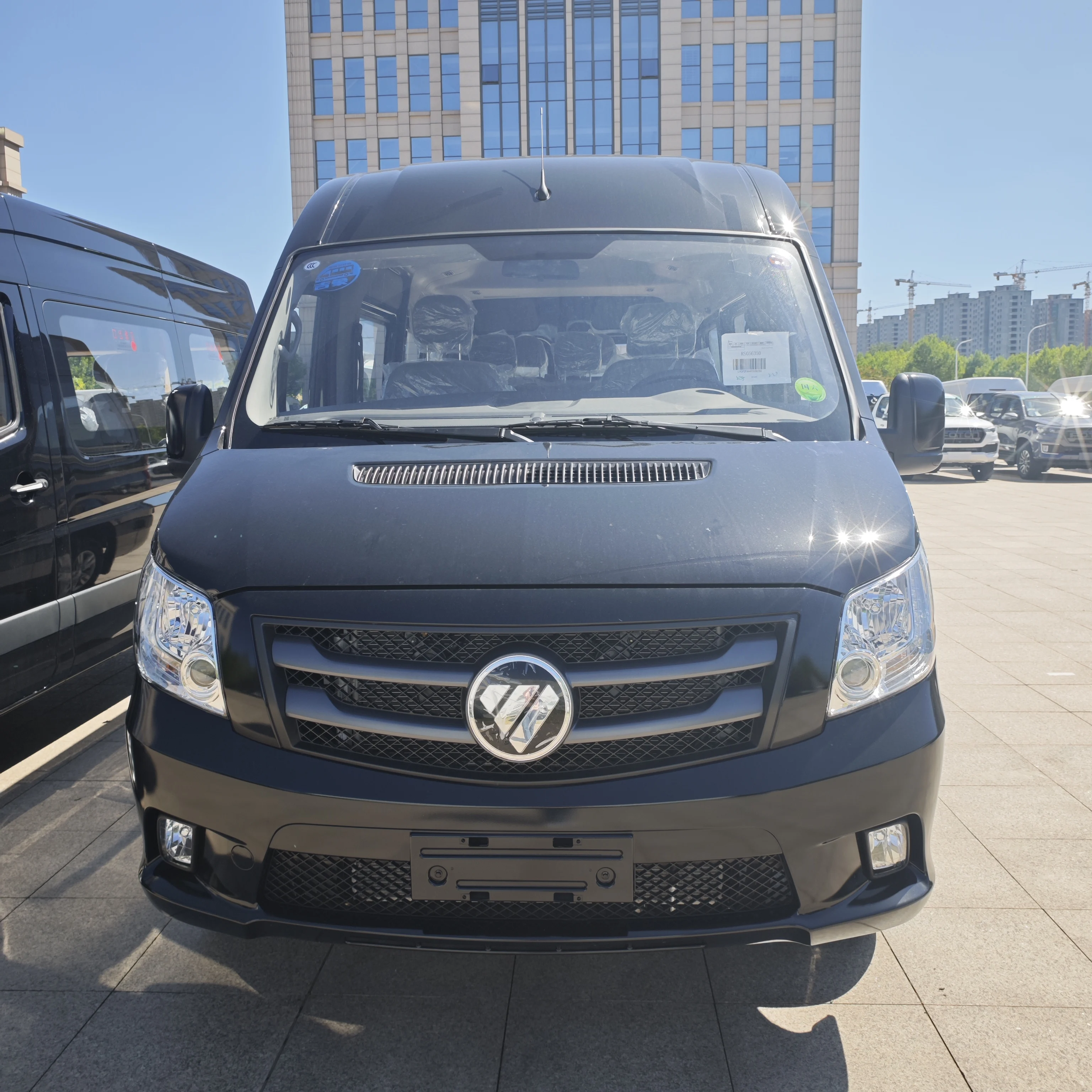 Foton автомобили в Китае торговля 13 мест 4x4 Дизельный двигатель грузовой фургон
