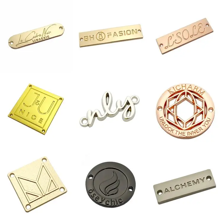2019 Design silver brand logo engraved custom clothing metal tags with letters