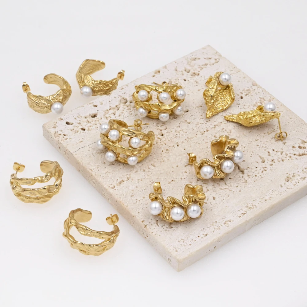 Wholesale Hot Selling Cast 18K Gold Inlaid Pearl Heart C Shaped Stainless Steel Hoop Earrings Anti Fading Women Jewelry