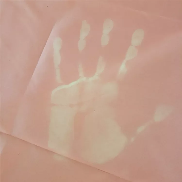 Latest Provide wet water change color custom hydrochromic print peach skin fabric for swimwear raincoat umbrella