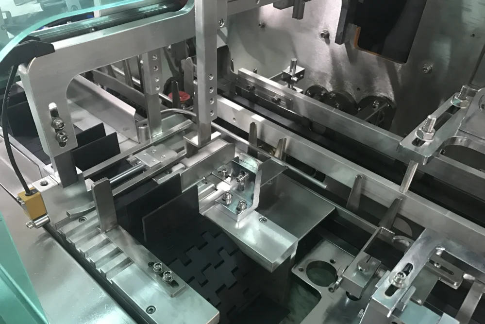 DZH-120 carton/min Capacity Automatic Carton Box Packing Machine Cartoning Machine For Plastic Bottle