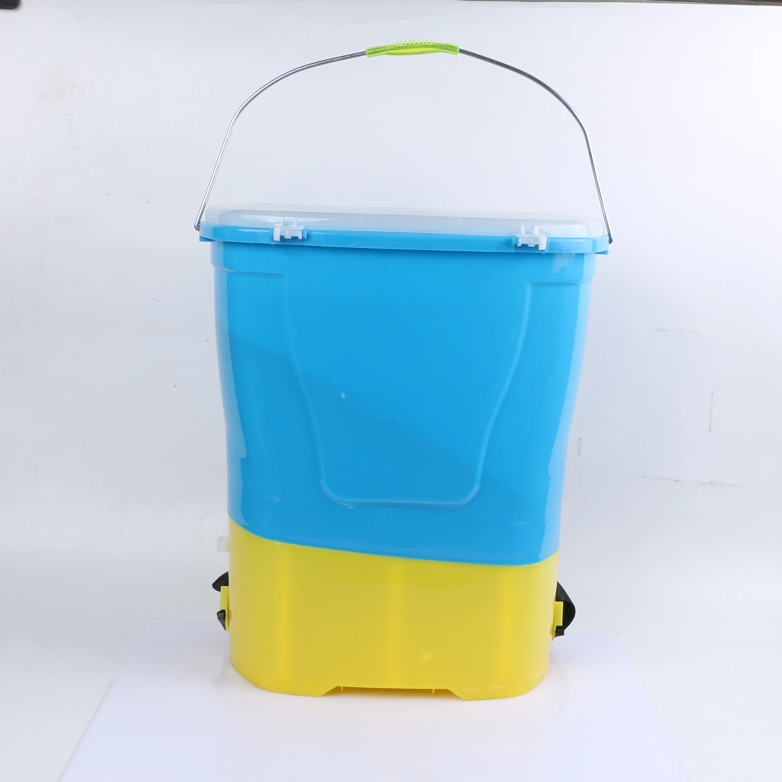High quality electric battery powered granular fertilizer spreader applicator for agriculture