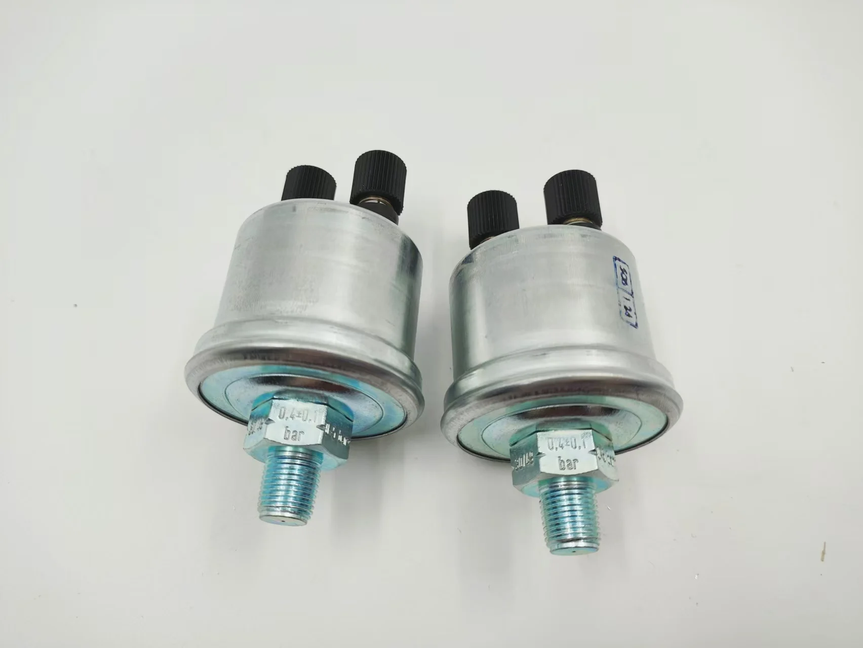 360-081-030-049 oil pressure sensorVDO gague and sensor