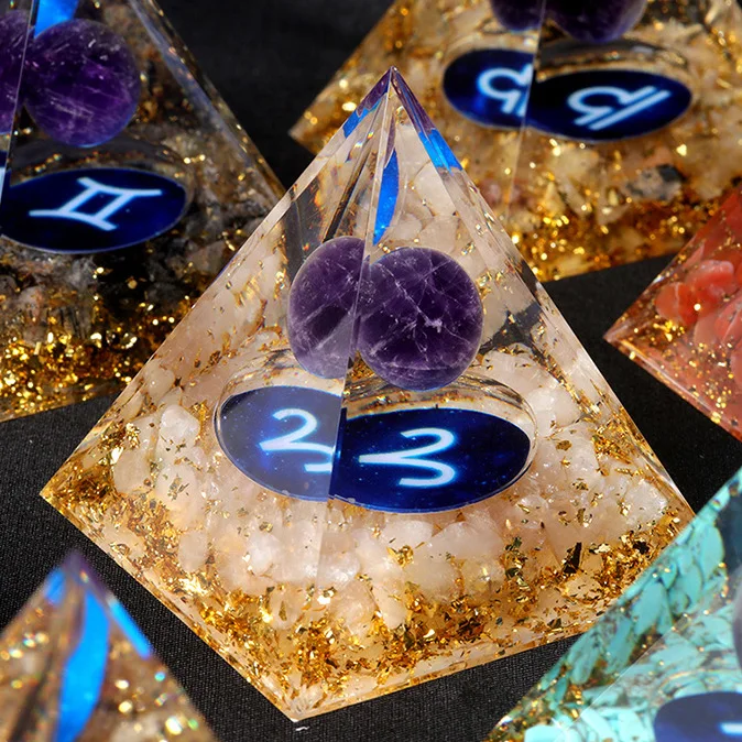 Wholesale Zodiac Natural Crystal Pyramid with Crystal Ball Ornaments Home Office Ornaments Gift Crystal Pyramid
