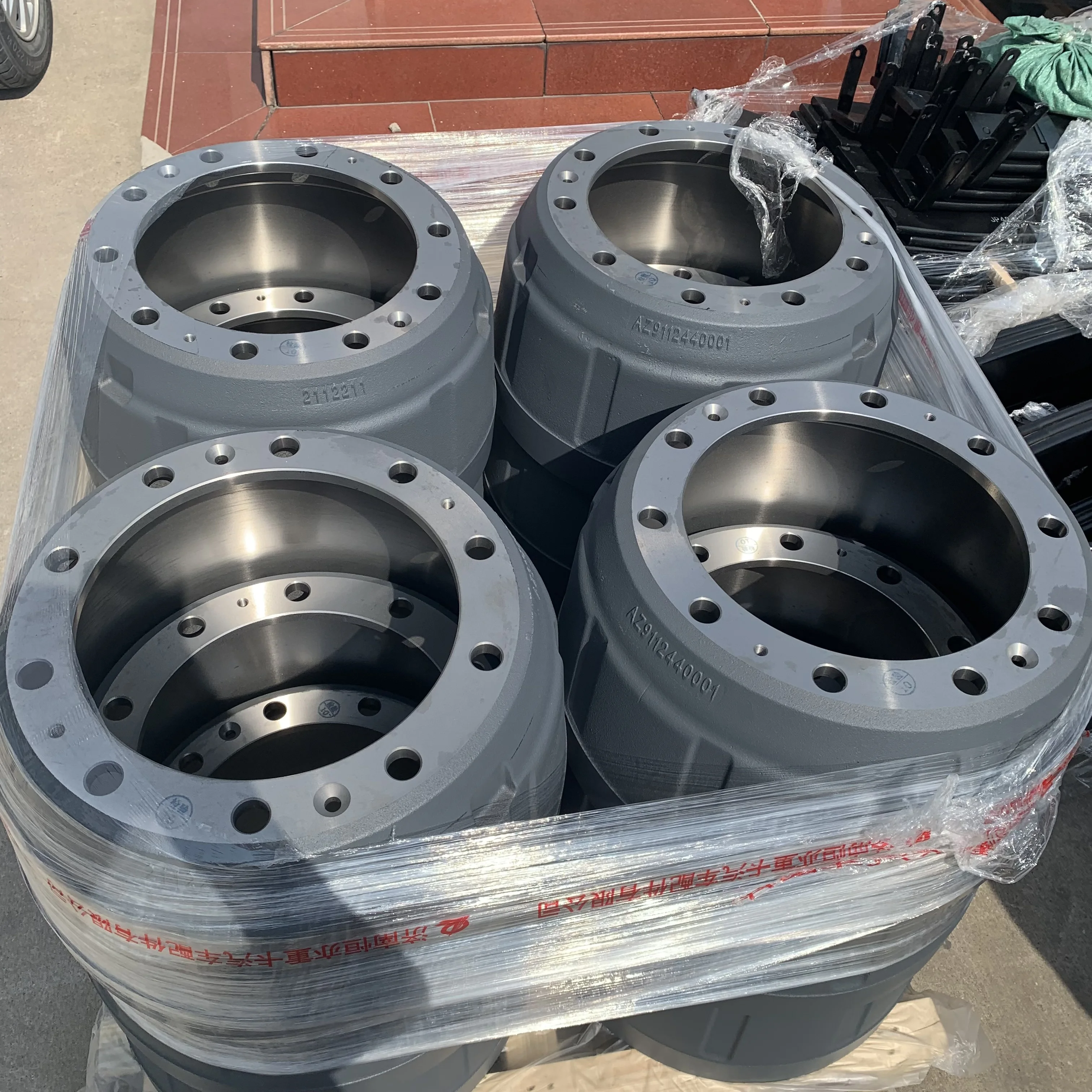 Sinotruk Howo cheaper parts Front Brake Drum AZ9112440001