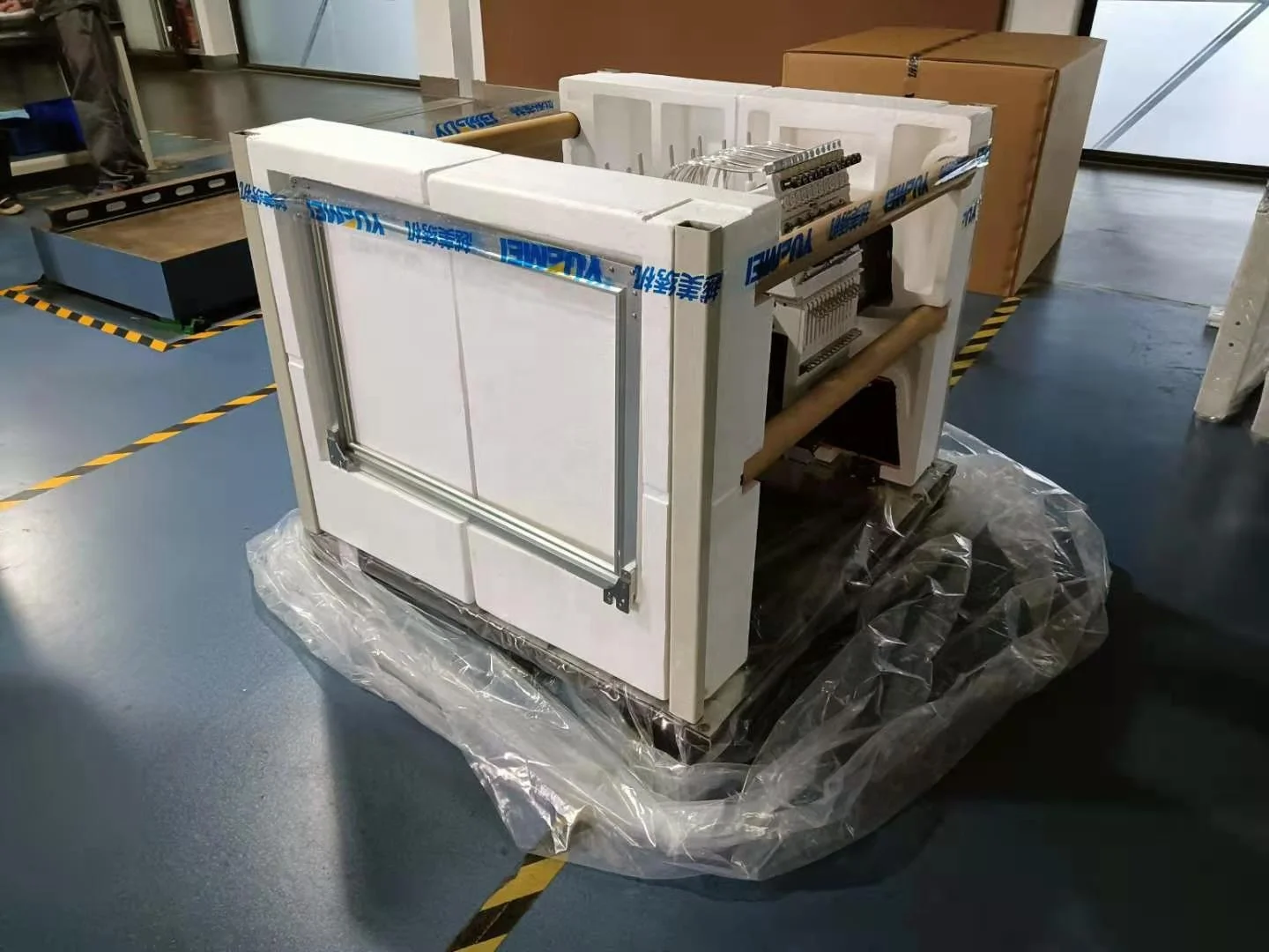 YUEMEI 12 /15 Color Single Head Embroidery Machine Flat Hat T-shirt Apparel Embroidery Machine Computerized