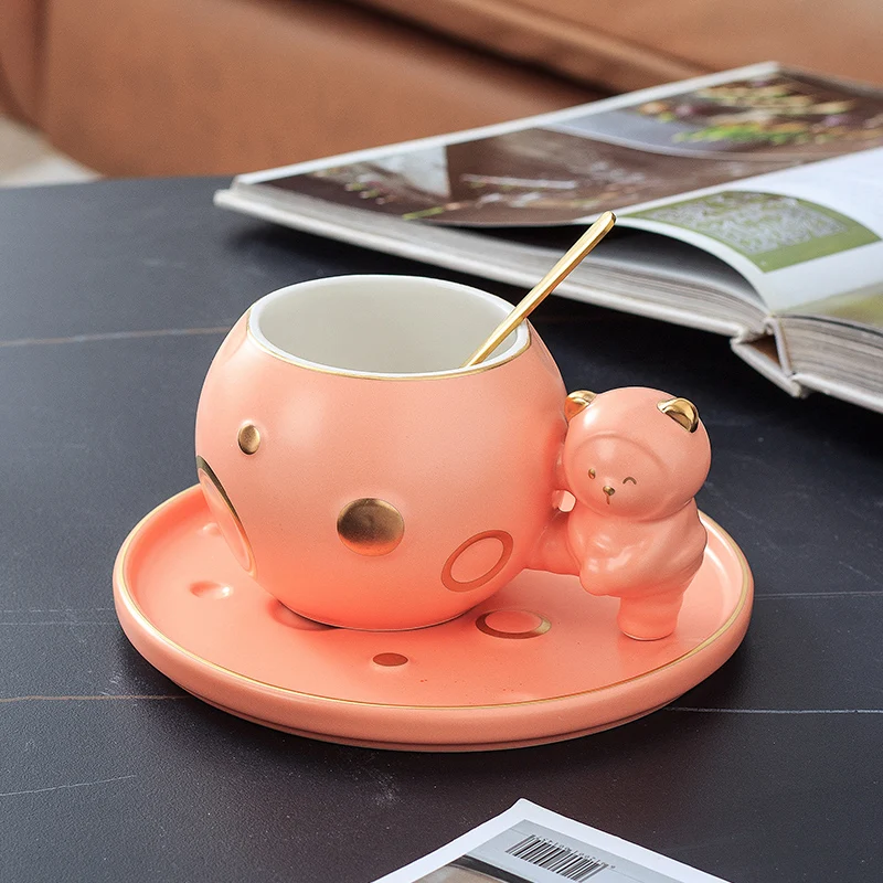 Flypeak new nordic ceramic mug coffee cup and saucer sets cute Cartoon Space bear mug cute ceramic cup with lid