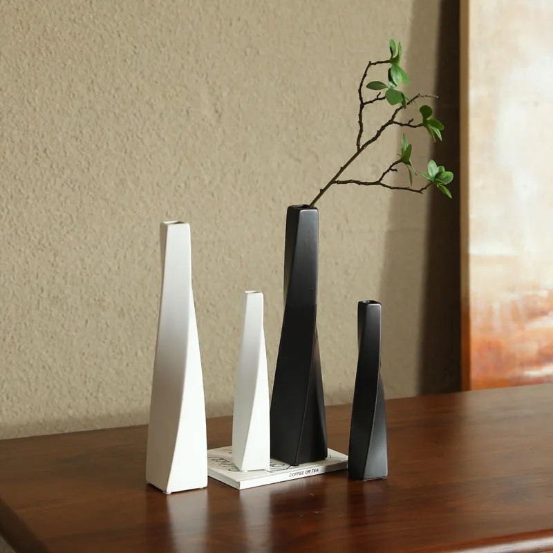 Wholesale Modern Artistic Black and White Ceramic Vase Set for Flowers White Black Porcelain Vase Boho Vase Decor