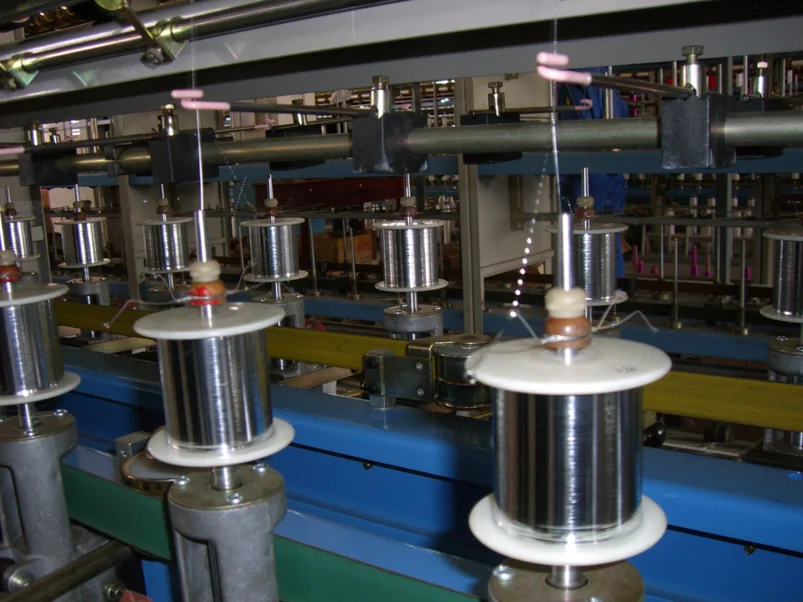 Threading machine Metal spinning machine for metallic yarn adopts the rayon polyester filament as the core thread