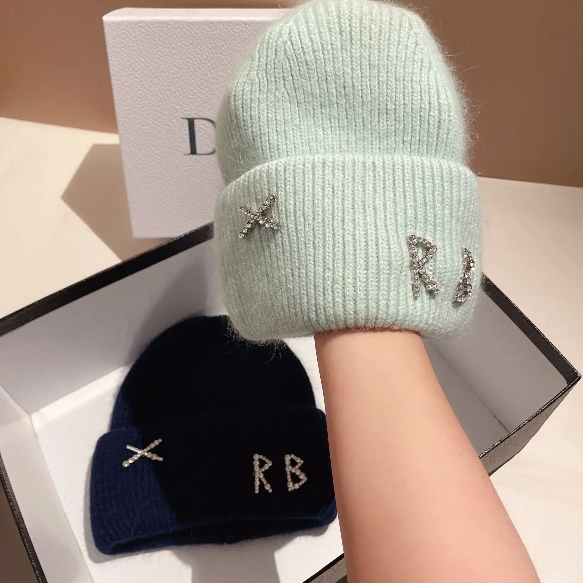 Japan and South Korea Winter New RB Letter Wool Cap Fashion Net Red Rabbit Fur Knitted Cap Outdoor Thickened Warm Cap Women