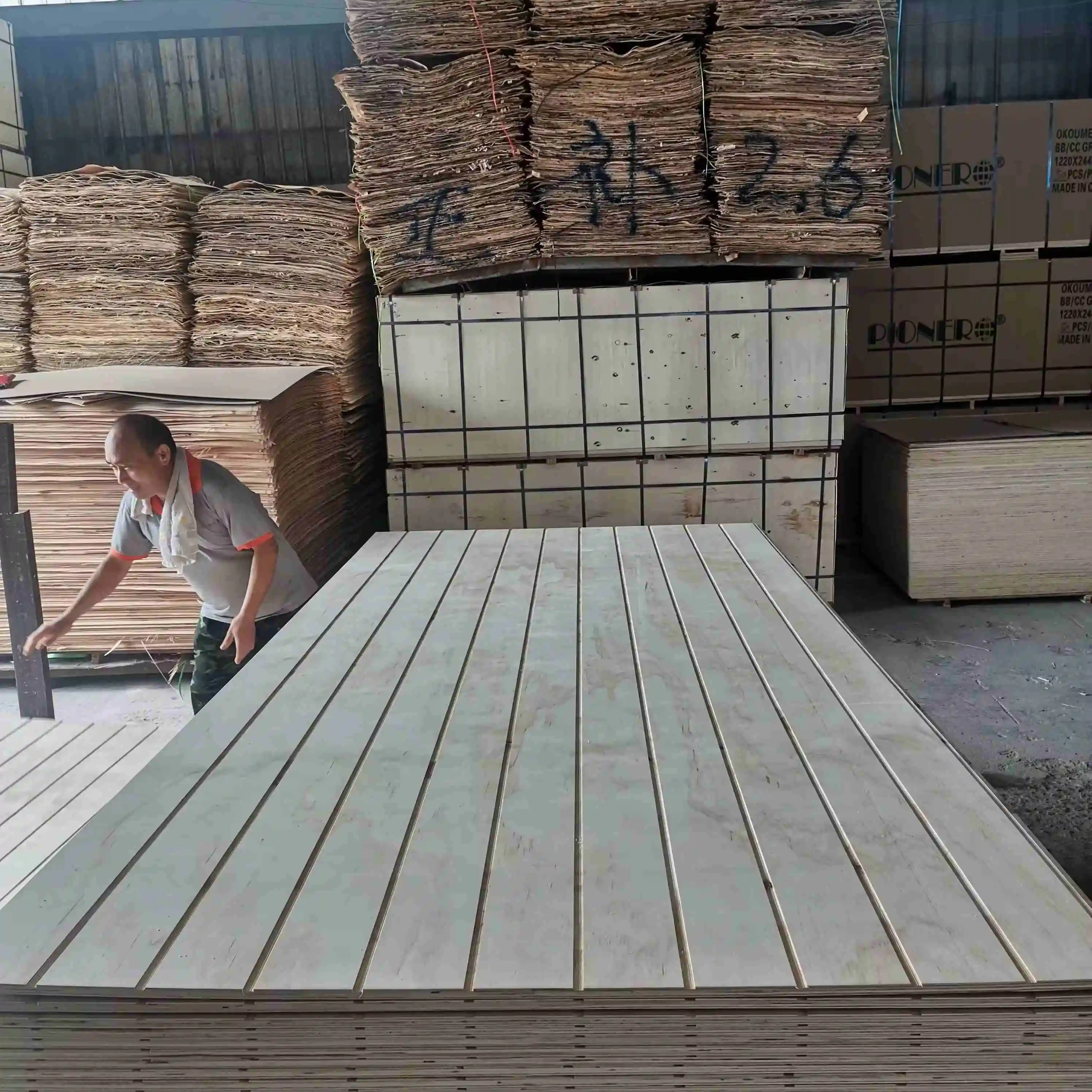 4x8 9mm 15mm 18mm wbp glue full pine core w u vv grooved plywood for Chile market