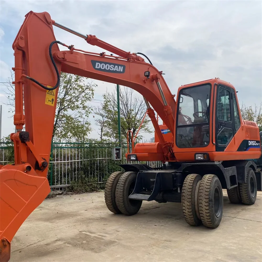 Used Daewoo DH150W-7 Wheel Excavator Product of the Excavator Genre