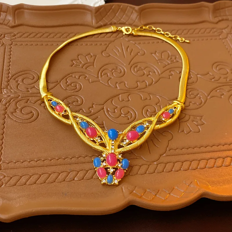 Palace Retro Style 925 Silver Needle Set Diamond Resin necklace and earrings set Exaggerate Heavy Work Rhinestone Earrings