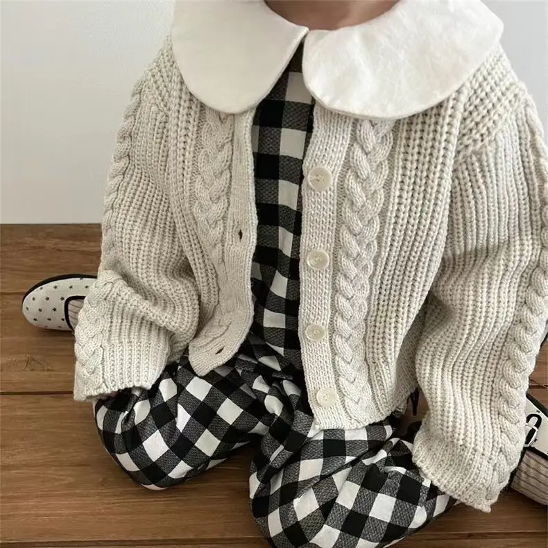 Korean Spring and Autumn Solid Color Knitted Cardigan Fashion Trend Versatile Long Sleeve Casual Coat Pattern for Boys and Girls
