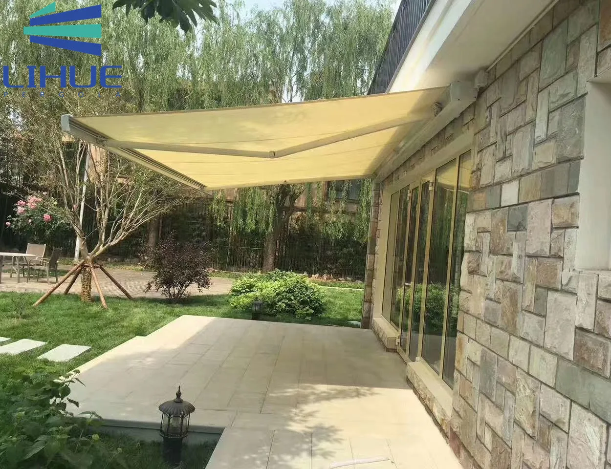 Outdoor Sunshade Automatic Retractable Side Awning/Aluminum Rolling Awning Door Canopy Auvent