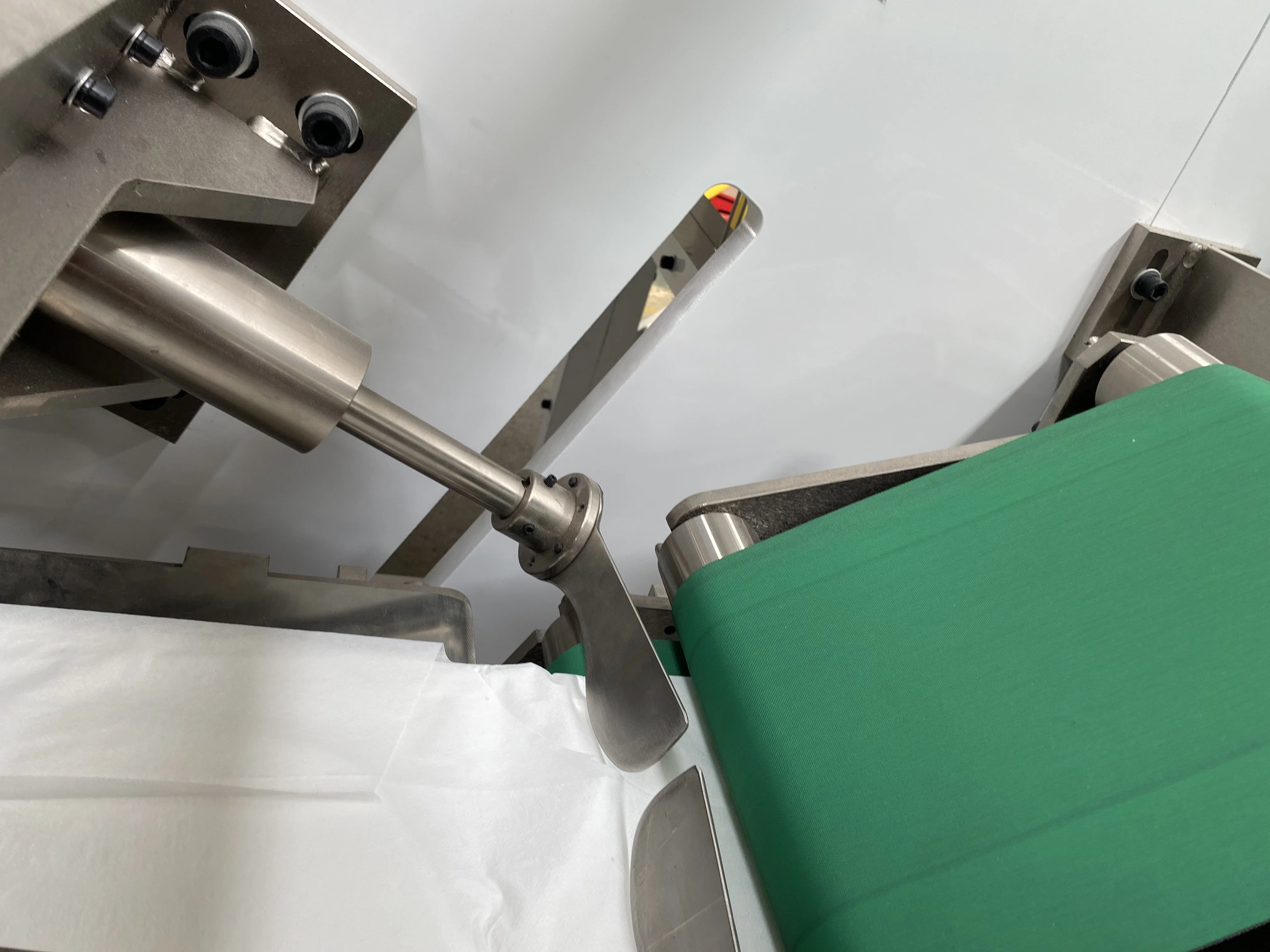 WellDone full servo adult diaper machine production line