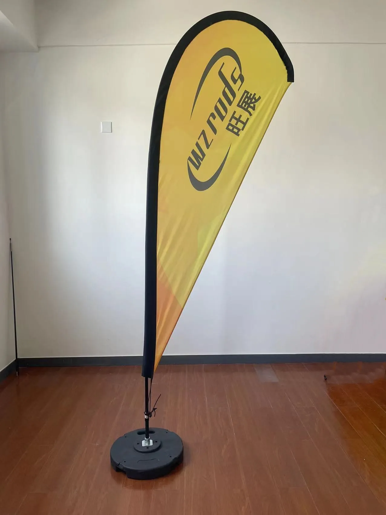Trade show flying flag banner product indoor and outdoor use different sizes popular shape and product by Wisezone
