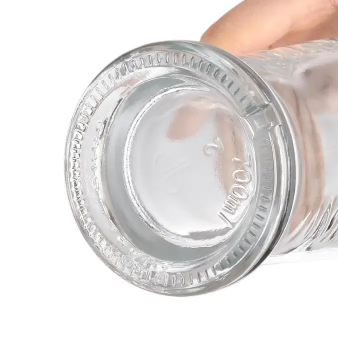 Carved Pattern Glass Liquor Bottle Whiskey Brandy Xo Wine Glass Bottle Transparent Flat Round Glass Bottle