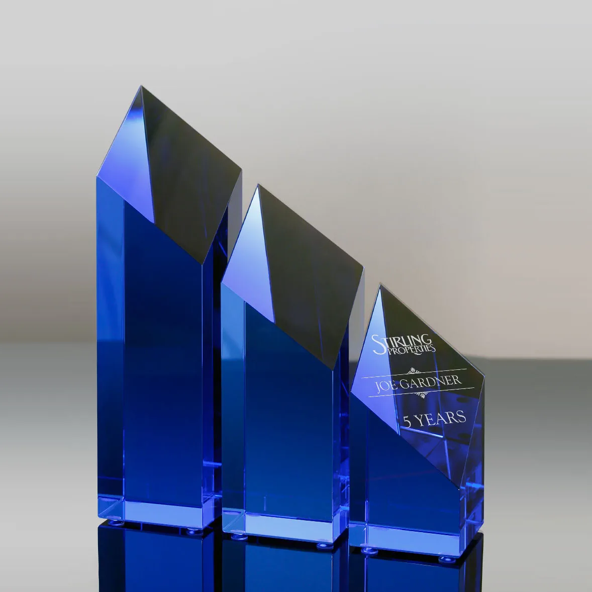 Carved Diamond Shape Different Size Loyal Blue Color Prism Crystal Awards