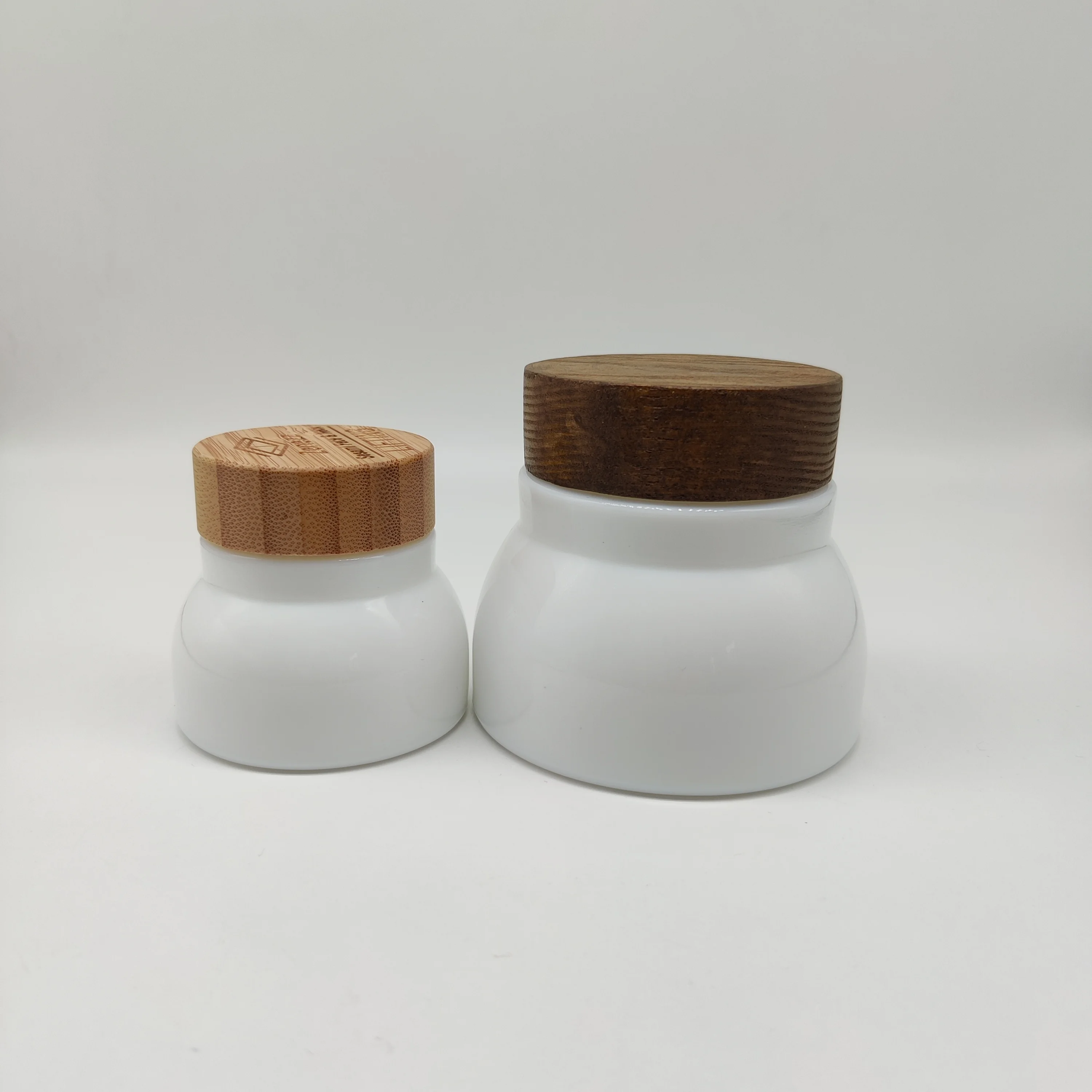 Factory Hot Sell Cosmetic Packaging Glass Bottle with Bamboo Lid 50ml 150ml Opal White Screen Printing Dropper White ,black