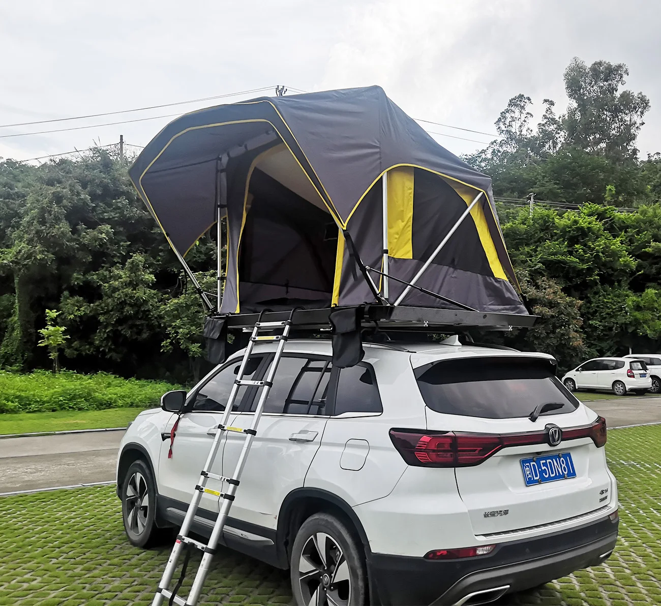 wholesale roof top tent from China for small car soft top roof tent outdoor vehicle roof top tents