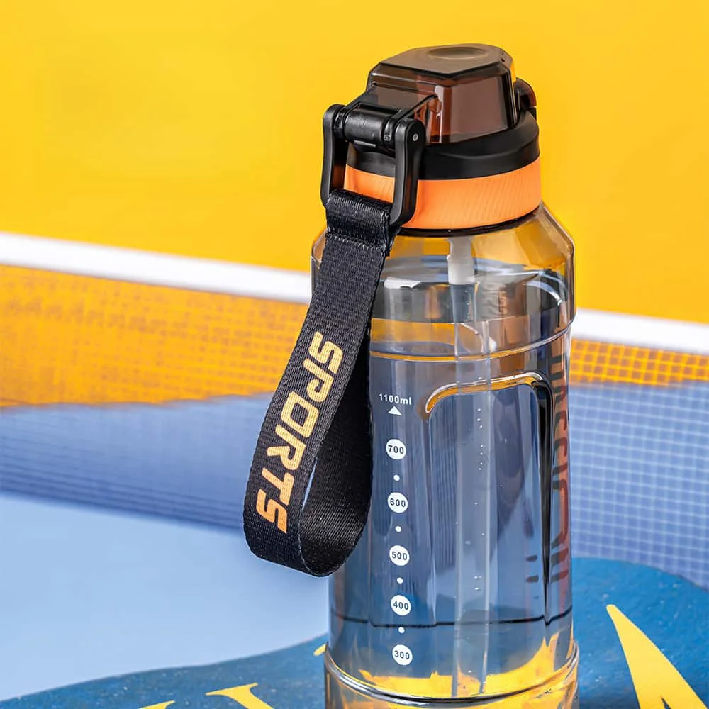 Summer High Temperature Resistant Plastic Water Bottle with Rope Convenient Fitness Sports Water Bottle