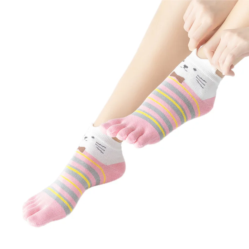 Socksmate Five finger Yoga socks cotton cartoon comfortable dispensing antiskid sports Korean dance floor socks