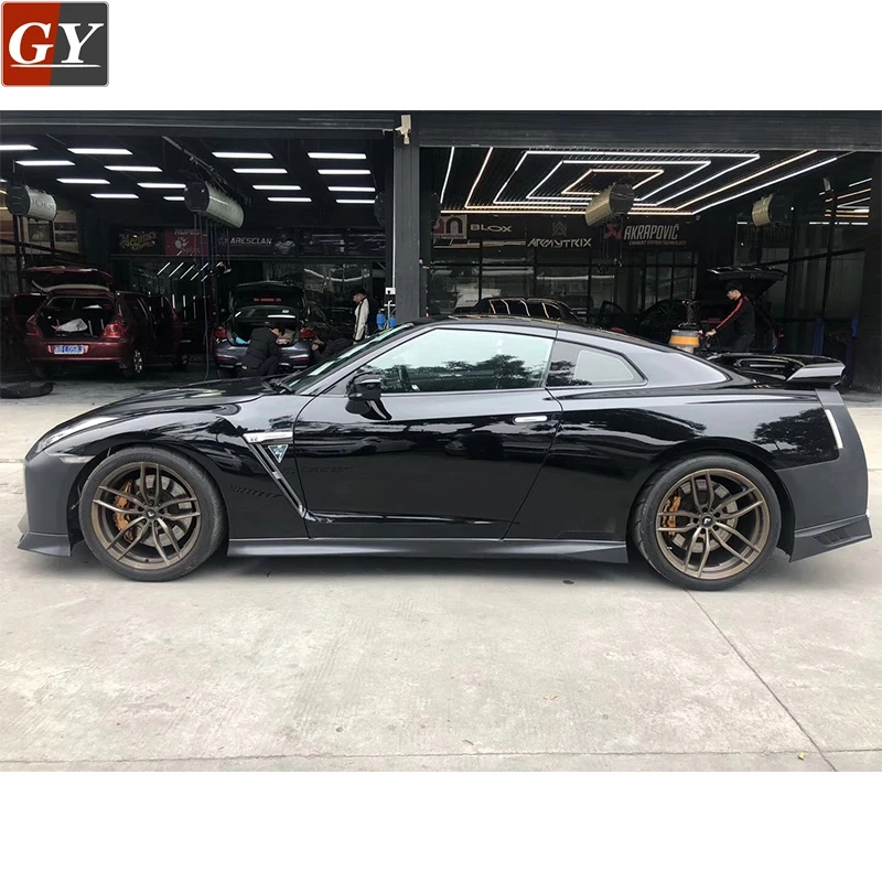 Полипропиленовый корпус MY17 OEM с налобным фонарем и задним для NISSAN 08- R35 GTR