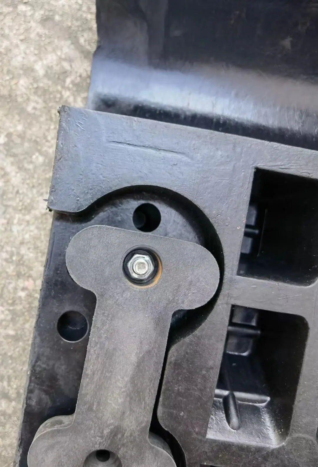 Fie Protection Pipe Two Channel Cat Eye Reflectors CE Hose and Cable Bridge Ramp 2-Channel Protector