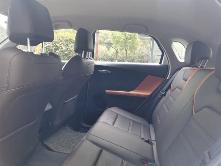 Китайские недорогие новые электромобили BYD E2 2021 красивый