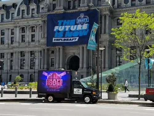 Truck Van Vehicle Stage Display Screen P5 Mobile Equipment China Led Billboard Sign For Advertising