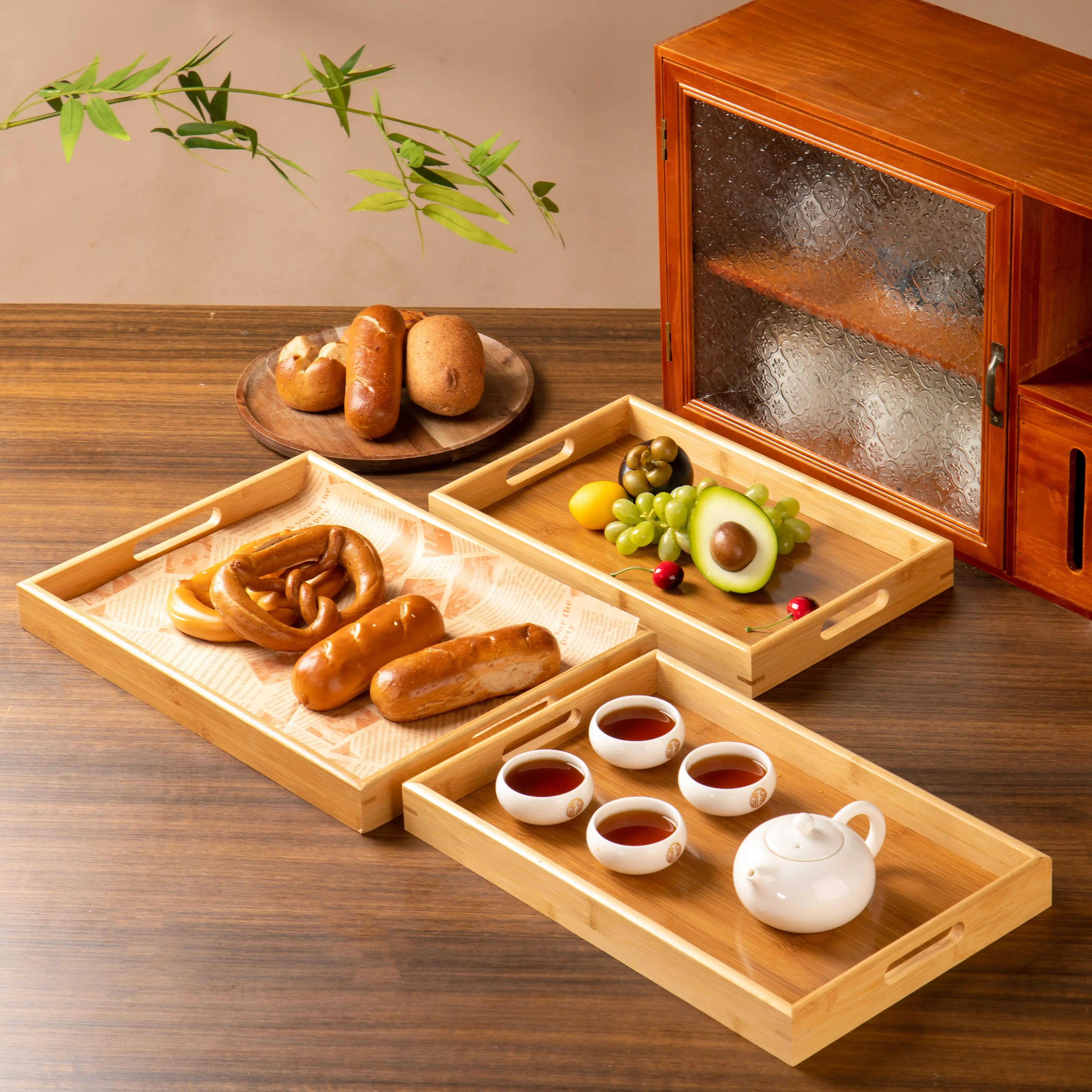 China Custom Brown Food Vintage Kitchen Breakfast Coffee Rectangular Decorative Home wholesale Bamboo Serving Tray with handle