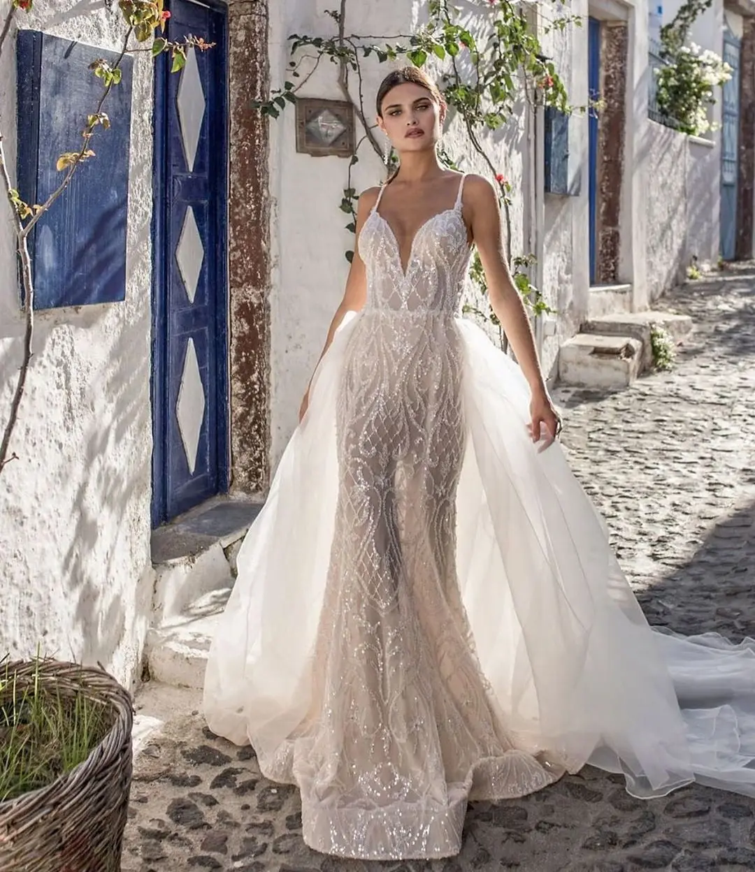 Eslieb  2023 new product guangzhou factory custom made wedding bride gown luxury Spaghetti Straps Wedding Dress bridal gown