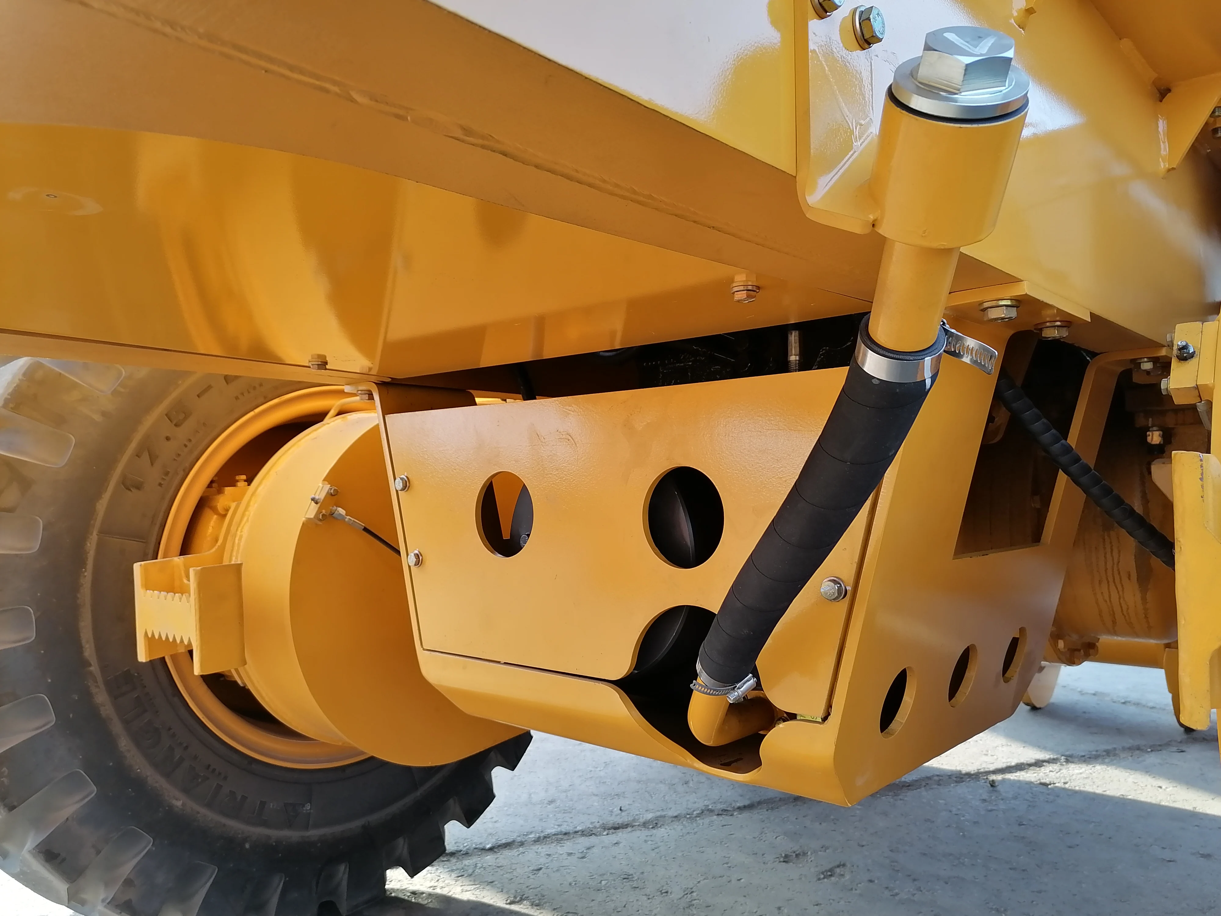 All-Wheel Drive Hydraulic Motor Grader Spare Parts 18.7t 240HP SG24-3 for Sale