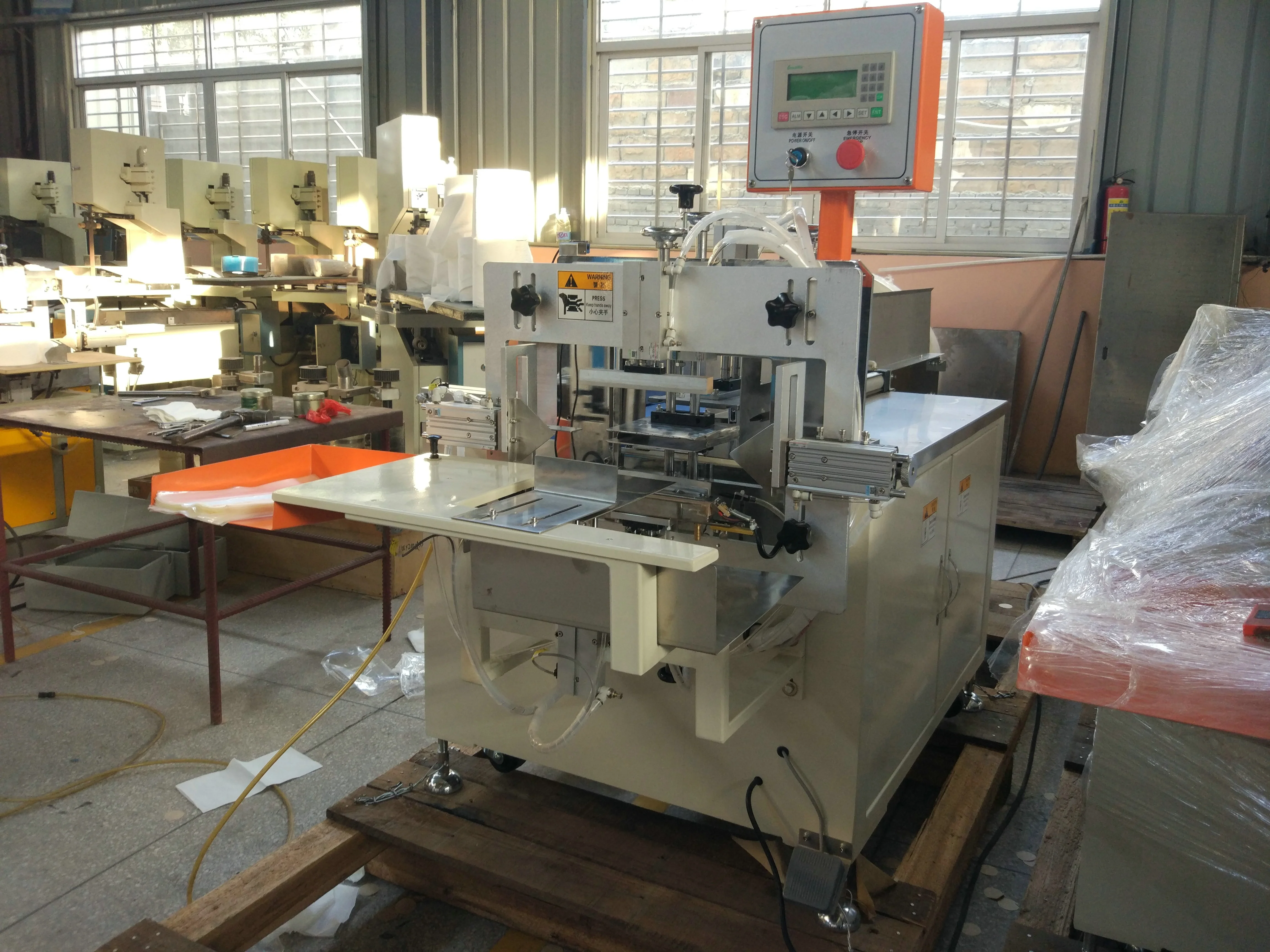 Semi automatic face tissue paper bag sealing packing machine