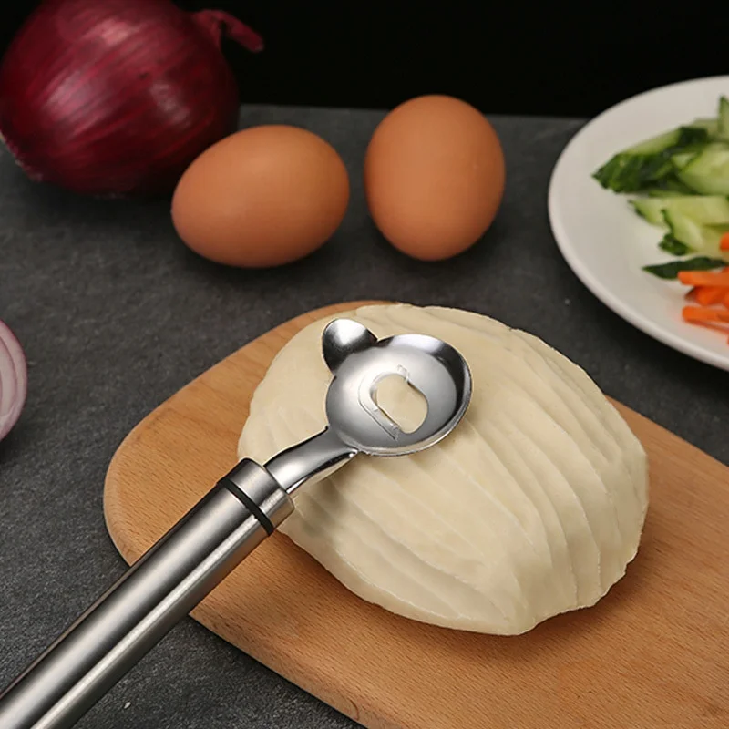 A3033Home use and commercial sliced new stainless steel dough cutter kitchen gadget noodles slicer chipping